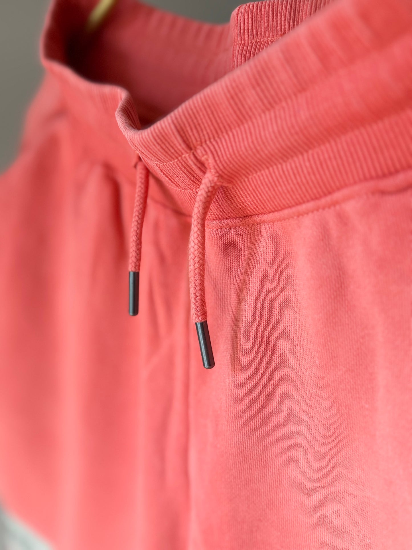 MEN SHORTS WASHED CORAL