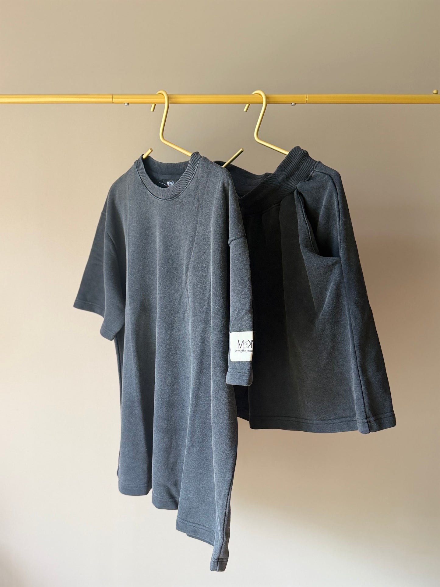 MEN SHORTS ASH BLACK
